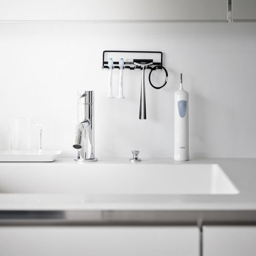 Yamazaki Zelfklevende Tandenborstelhouder - Tower - Zwart - vtwonen shop