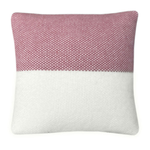 Malagoon kussen Festivity - mist roze - 45x45cm 100% wol