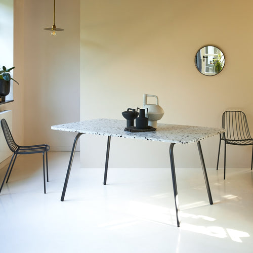 Tikamoon Rechthoekige tafel van premium terrazzo en grijs metaal voor 4/6 personen - Donkergrijs