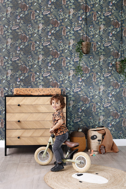 ESTAhome behang bosdieren donkerblauw, groen en bruin - 53 cm x 10.05 m - 139250