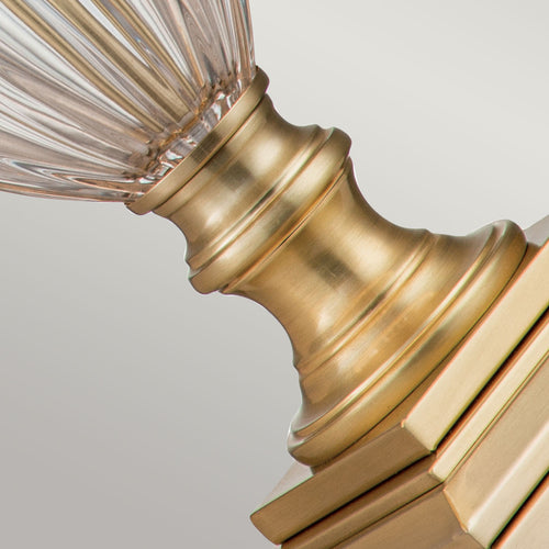 Elstead Quoizel Dennison Tafellamp met ronde taps toelopende kap van geborsteld messing