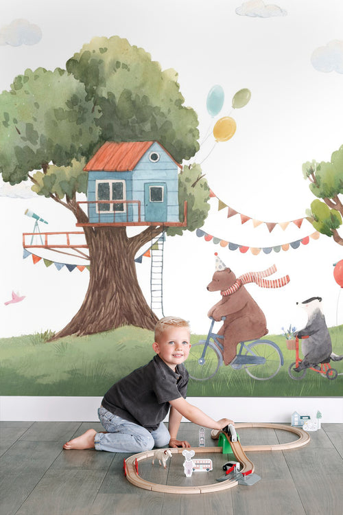 ESTAhome fotobehang boomhutfeest met dieren groen, blauw en wit - 400 x 279 cm - 159461 - vtwonen shop