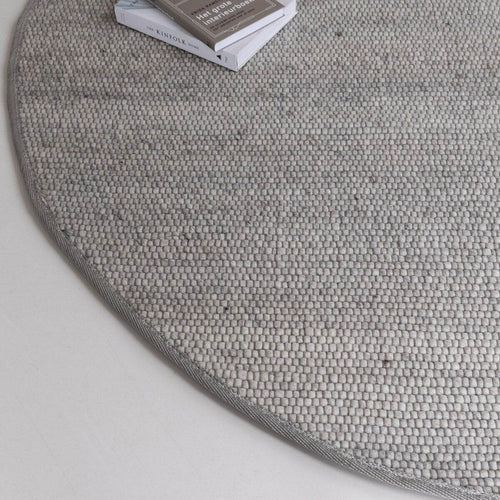 Interieur05 Rond Wollen Vloerkleed Lichtgrijs Vik - 200 x 200 cm - vtwonen shop