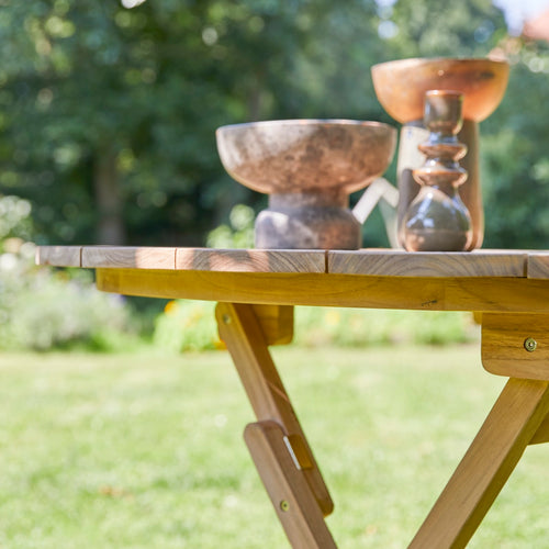 Tikamoon Andria - Outdoor klaptafel van massief teakhout voor 6 personen. - Naturel - vtwonen shop