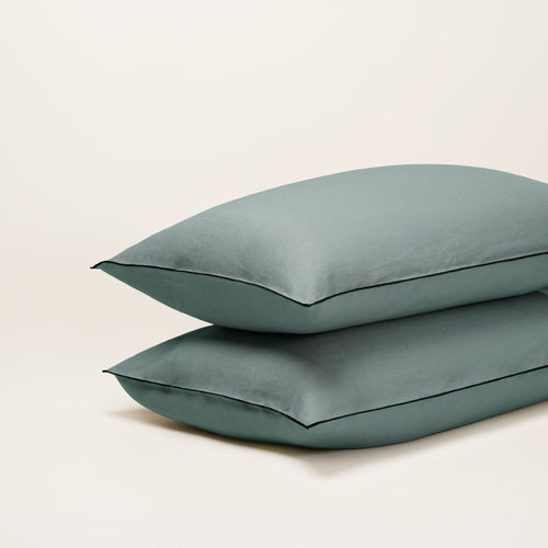 Madura Set van 2 kussenslopen Carlina groen van grijze en zwarte hommel 50x75 cm