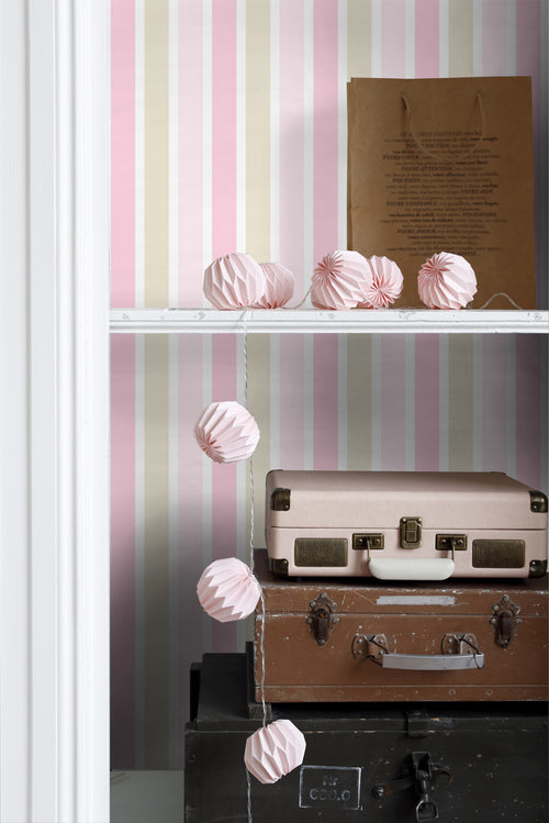 ESTAhome behang verticale strepen licht roze, beige en wit - 53 cm x 10.05 m - 138701