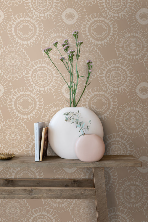 ESTAhome behang bloemen donker beige - 50 x 900 cm - 139823 - vtwonen shop