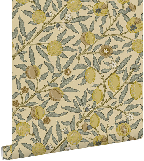 ESTAhome behang exotisch fruit en bladeren geel en groen - 50 x 900 cm - 131172 - vtwonen shop