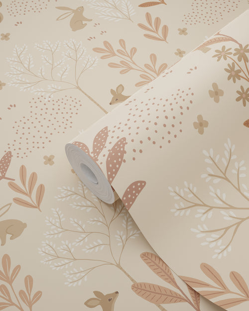ESTAhome behang bos met bosdieren licht terracotta - 53 cm x 10.05 m - 131229 - vtwonen shop