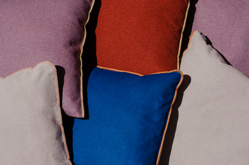 noo.ma DVU Kussen - 40x40 cm - Lilac Fluff & Poppy Red - vtwonen shop