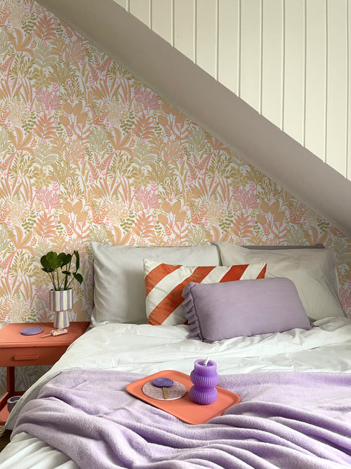 ESTAhome behang tropische bladeren en bloemen groen en roze - 50 x 900 cm - 131665