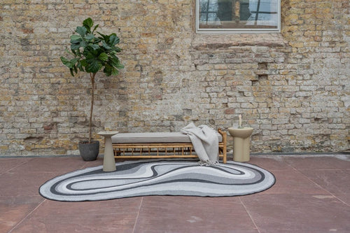 Interieur05 Organisch gevormd buitenkleed Loop Stone Zwart - 200 x 290 cm - vtwonen shop