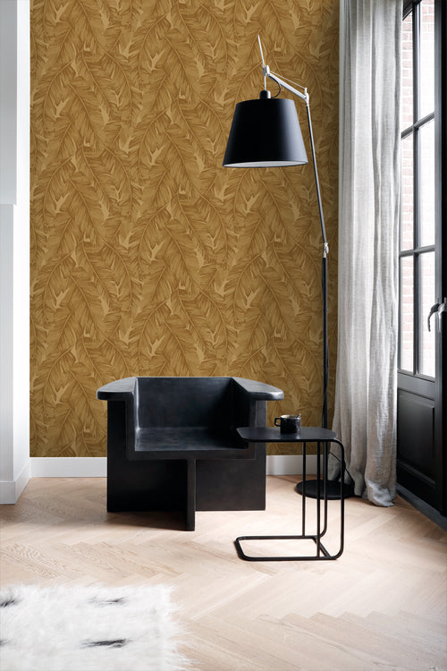 Origin Wallcoverings eco-texture vliesbehang palmbladeren okergeel - 50 x 900 cm - 347891 - vtwonen shop