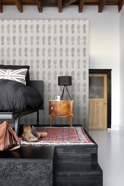 ESTAhome behang stadskaarten in vorm van schoenzolen donker beige - 53 cm x 10.05 m - 128819