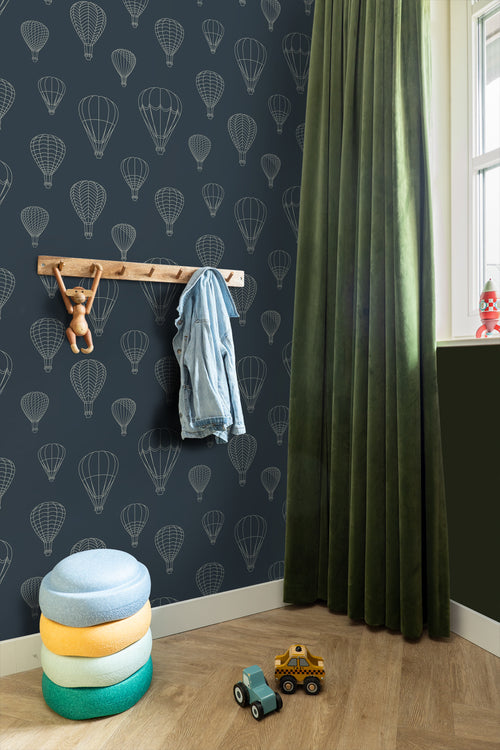 ESTAhome behang luchtballonnen donkerblauw - 50 x 900 cm - 139721 - vtwonen shop