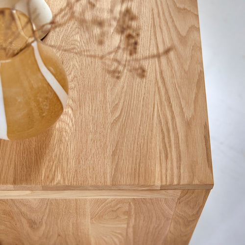 Tikamoon Nachtkastje in massief eiken met 3 laden - Naturel - vtwonen shop