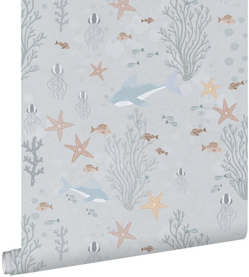 ESTAhome behang onderwaterwereld vergrijsd blauw - 50 x 900 cm - 130929 - vtwonen shop