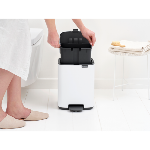 Brabantia Bo Pedaalemmer, 7 liter, stil sluitend, kunststof binnenemmer - White