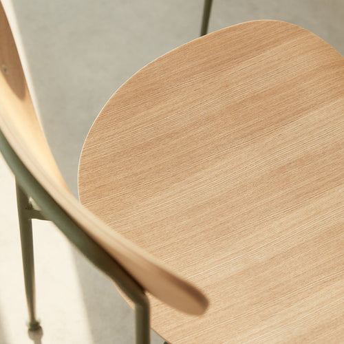 Tikamoon Stoel van essenhout en groen metaal - Beige