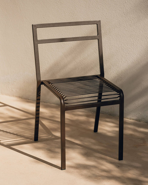 noo.ma Oto Chair - stalen tuinstoel Cocoa Brown, licht en duurzaam