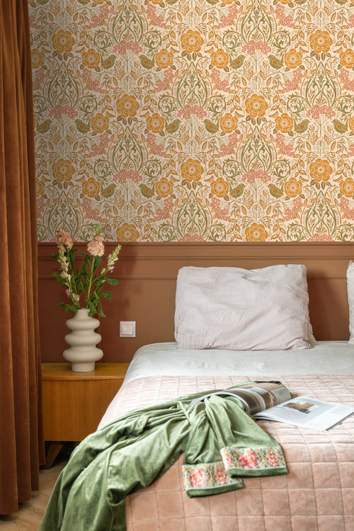 ESTAhome behang bloemen en vogels in art nouveau stijl oranje en groen - 50 x 900 cm - 131696
