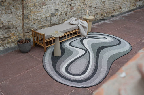 Interieur05 Organisch gevormd buitenkleed Loop Stone Zwart - 240 x 340 cm - vtwonen shop