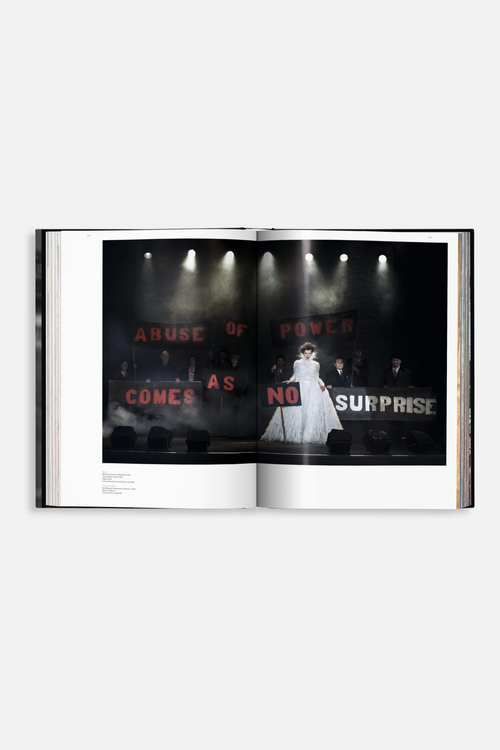 New-Mags koffietafelboek Peter Lindbergh - On Fashion Photography - zwart - 25.5 x 5.3 x 34 - vtwonen shop