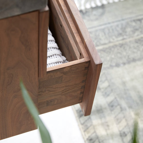 Tikamoon Badkamermeubel in massief notenhout en marmer 40 cm - Donkerbruin - vtwonen shop