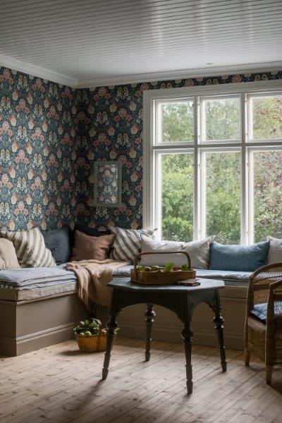 Borastapeter behang vintage bloemen in art nouveau stijl donkerblauw - 53 cm x 10.05 m - 660400 - vtwonen shop