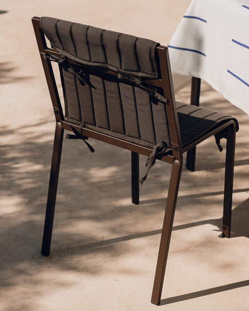 noo.ma Oto Chair - stalen tuinstoel Cocoa Brown, licht en duurzaam