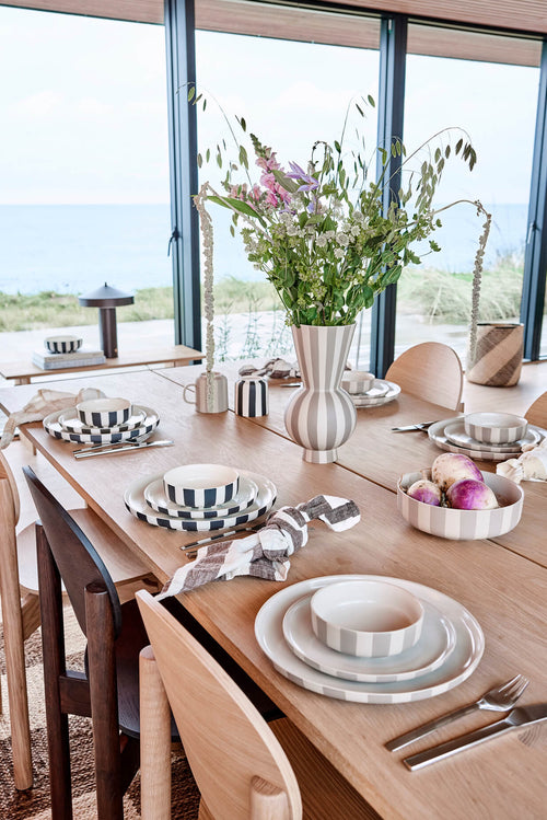 OYOY Beker - zandsteen - vtwonen shop