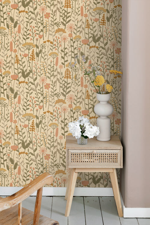 ESTAhome behang veldbloemen geel, oranje en groen - 50 x 900 cm - 131548 - vtwonen shop