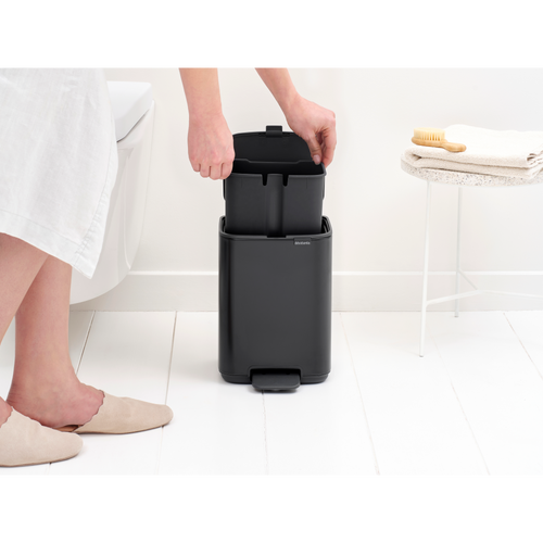 Brabantia Bo Pedaalemmer, 4 liter, stil sluitend, kunststof binnenemmer - Matt Black
