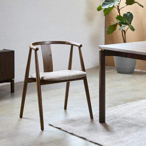 Olivine Kenza Eikenhouten Eetkamerstoel - Donkerbruin met Warm Grijs Zitting