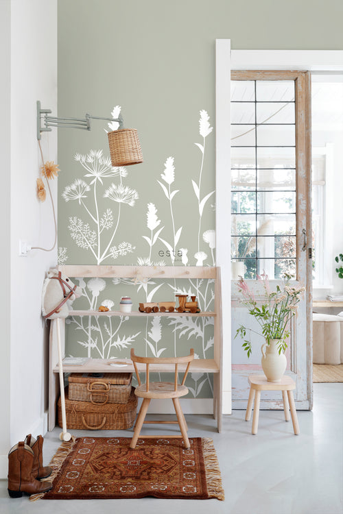 ESTAhome fotobehang veldbloemen vergrijsd mintgroen - 150 x 279 cm - 159214 - vtwonen shop