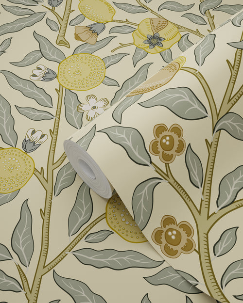 ESTAhome behang exotisch fruit en bladeren geel en groen - 50 x 900 cm - 131172 - vtwonen shop