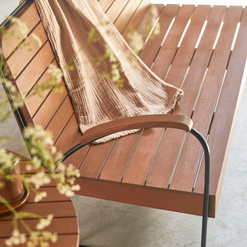 Tikamoon Key Wood - Driezits tuinbank van massief acaciahout - Naturel - vtwonen shop