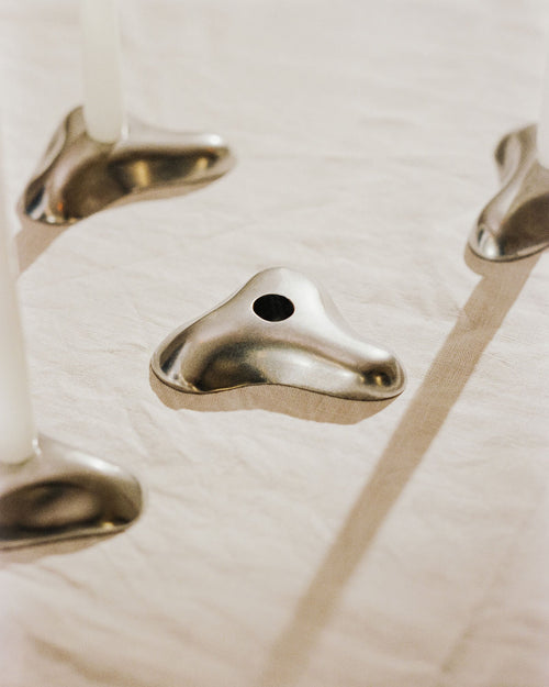 noo.ma MIS kaarsenhouder gepolijst aluminium, 10,6 x 10,6 x 2,5 cm