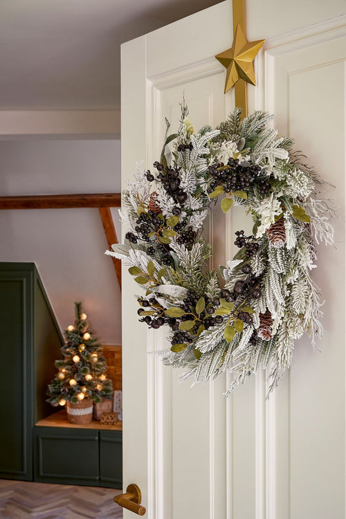 Mica Decorations Vesper Kerstkrans met Dennenappels - H13 x Ø50 cm - Zwart - vtwonen shop