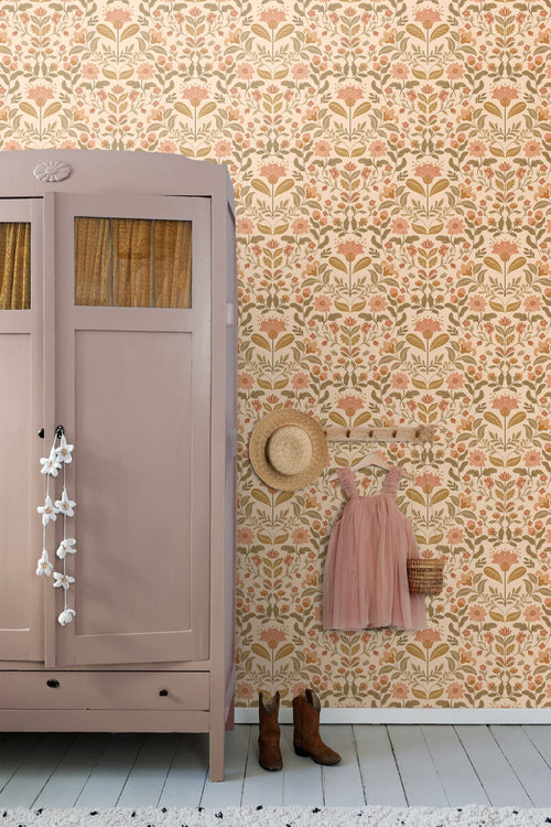 ESTAhome behang vintage bloemen warm beige en groen - 50 x 900 cm - 131897