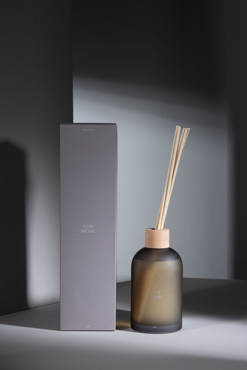 J-Line geurstokjes Accords Essentiels - Cuir Désir - bruin - 550 ml