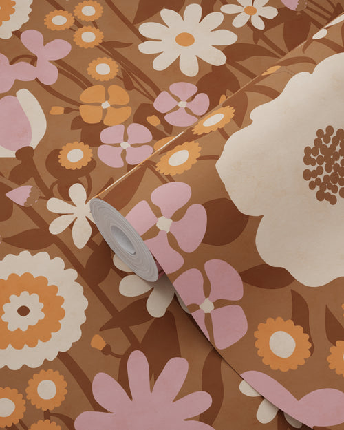 ESTAhome behang retro bloemen bruin, oranje en lila paars - 50 x 900 cm - 132158