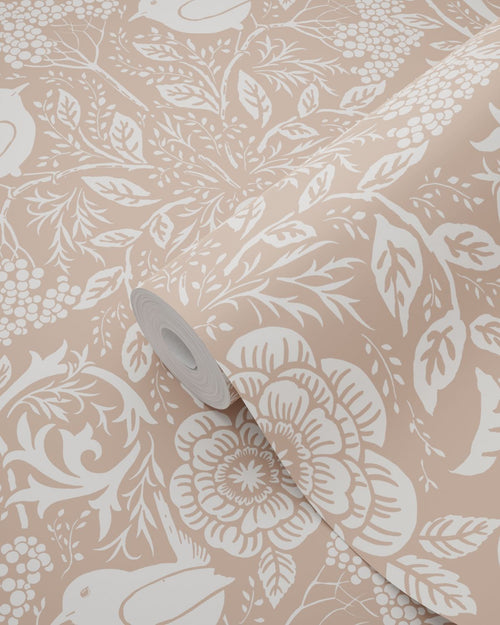 ESTAhome behang bloemen en vogels in art nouveau stijl nude kleur en wit - 53 cm x 10.05 m - 139324