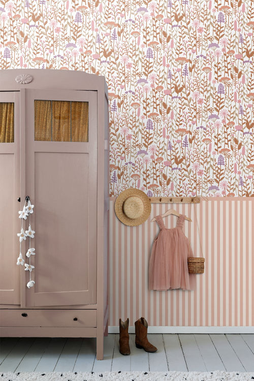 ESTAhome behang veldbloemen terracotta, paars en roze - 50 x 900 cm - 131553