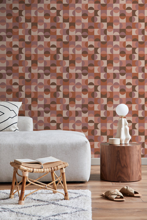ESTAhome behang cirkels in Bauhaus stijl terracotta, paars en bruin - 50 x 900 cm - 131244 - vtwonen shop