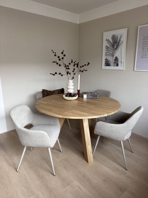WOOOD eettafel Rhonda - Eiken - Naturel & eetkamerstoelen Jenny - Stof - Naturel - 75x129x129/80x58x58