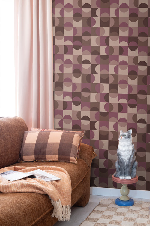 ESTAhome behang cirkels in Bauhaus stijl aubergine paars en bruin - 50 x 900 cm - 131240 - vtwonen shop