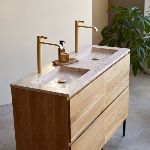 Tikamoon Badkamermeubel van massief eiken en roze premium terrazzo 120 cm - Roze - vtwonen shop