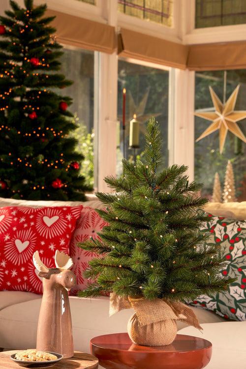 Triumph Tree Forest Frosted Kunstkerstboom in Jute met LED Verlichting - H60 x Ø46 cm - Groen