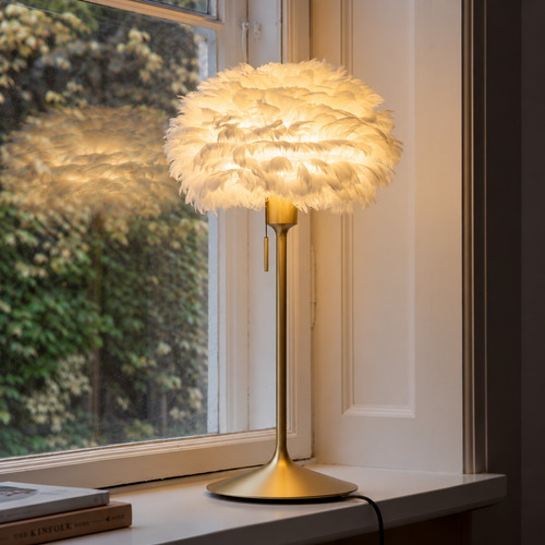 Umage Sante tafellamp brushed brass met usb en Eos mini white lampenkap